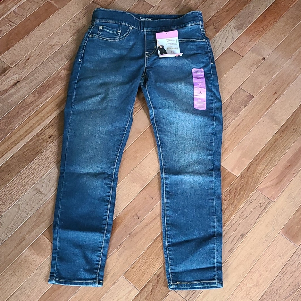 Levi pull on skinny jeans